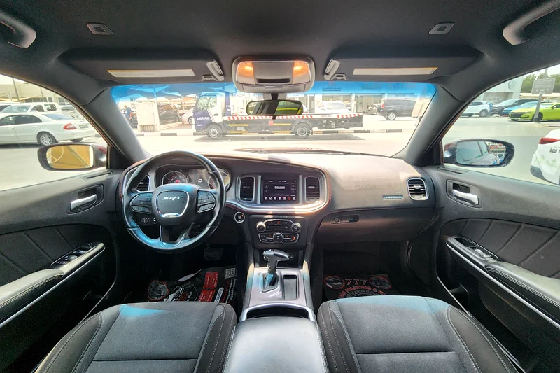 
								Dodge Charger SXT 2020 full									