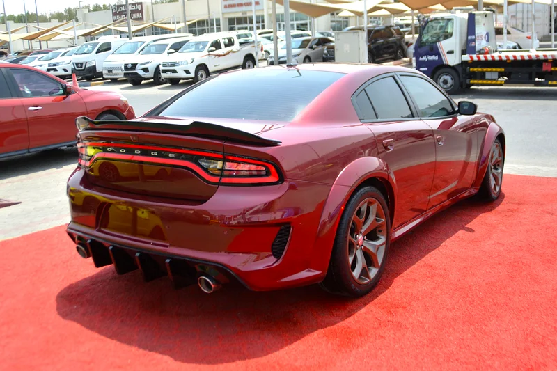 
								Dodge Charger SXT 2020 full									