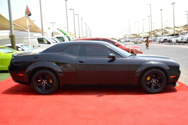 
								Dodge Challenger SXT 2021 full									