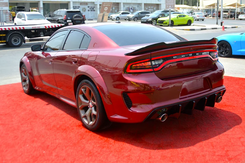 
								Dodge Charger SXT 2020 full									
