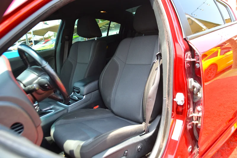 
								Dodge Charger SXT 2020 full									