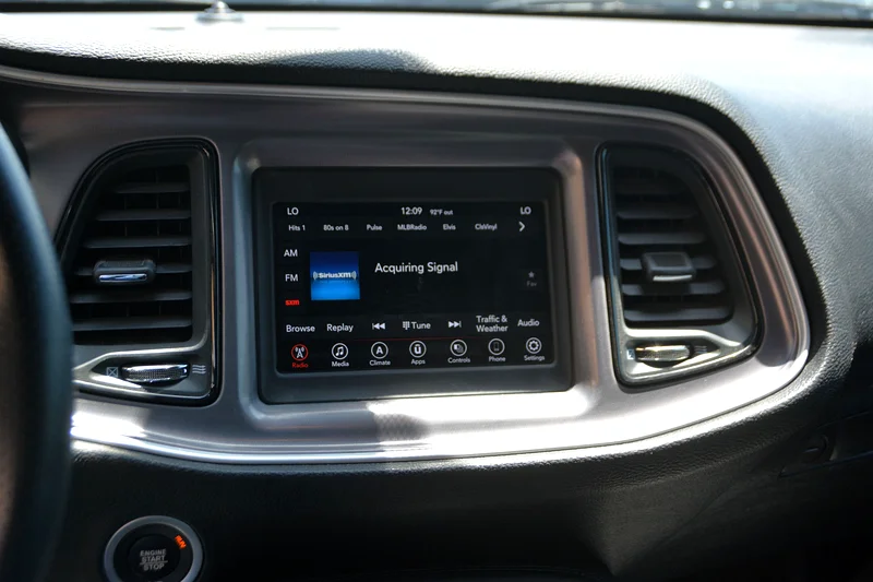 
								Dodge Challenger SXT 2021 full									