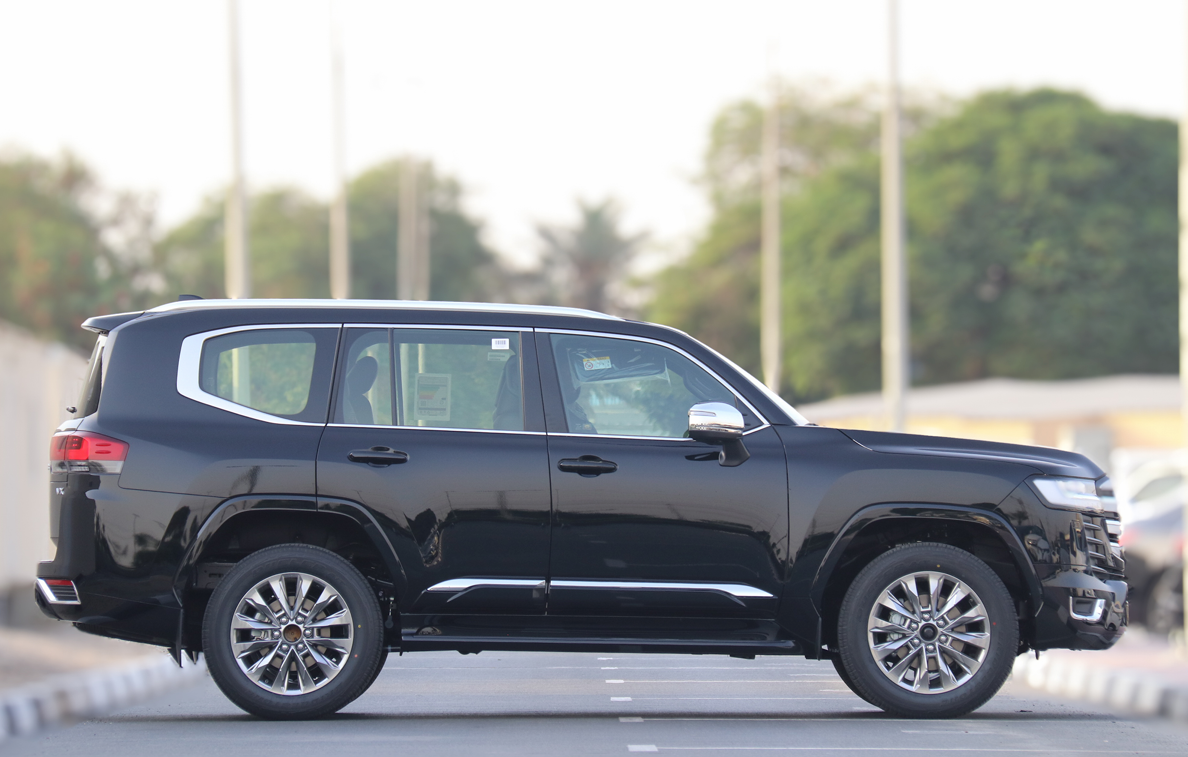 
								Toyota Land Cruiser VX 3.5LV6 full									