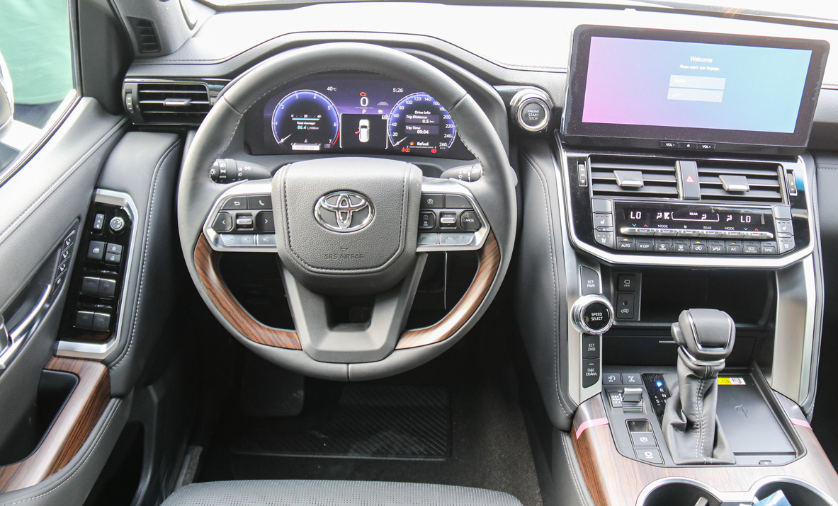 
								Toyota Land Cruiser VX 3.5LV6 full									