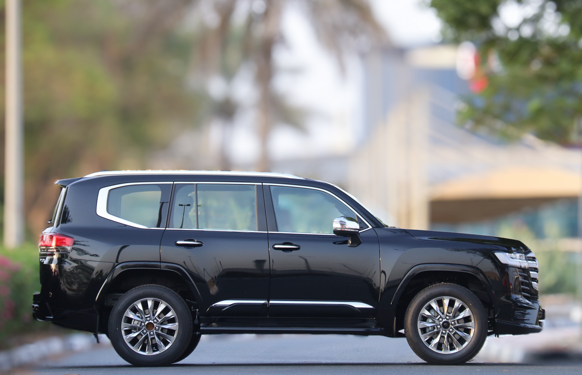 
								Toyota Land Cruiser Twin-Turbo ZX V6 3.5L full									