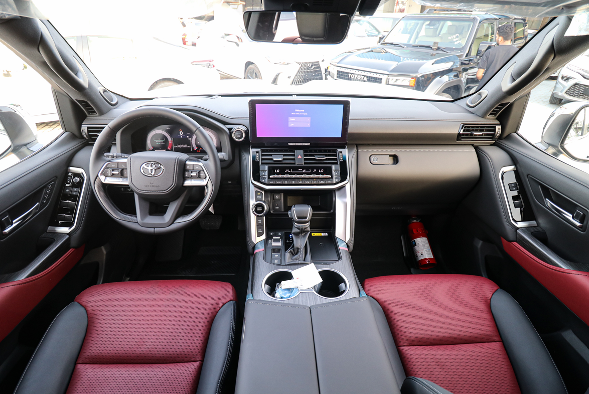 
								Toyota Land Cruiser Twin-Turbo ZX V6 3.5L full									