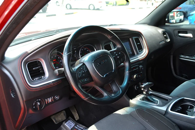 
								Dodge Charger SXT 2020 full									