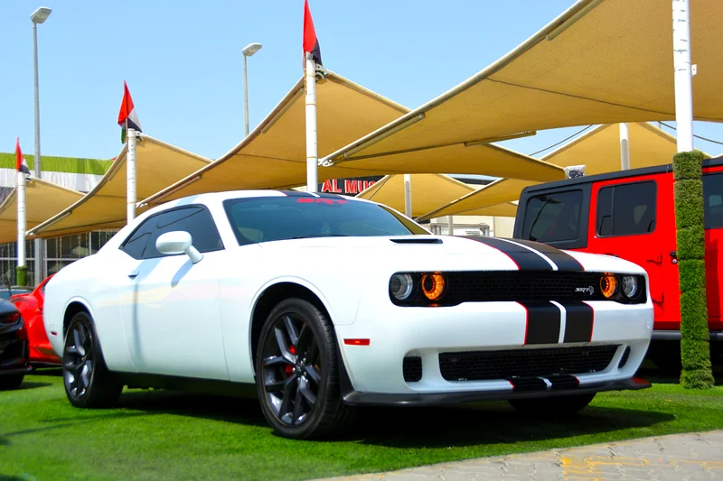 
								Dodge Challenger SXT 2021 full									